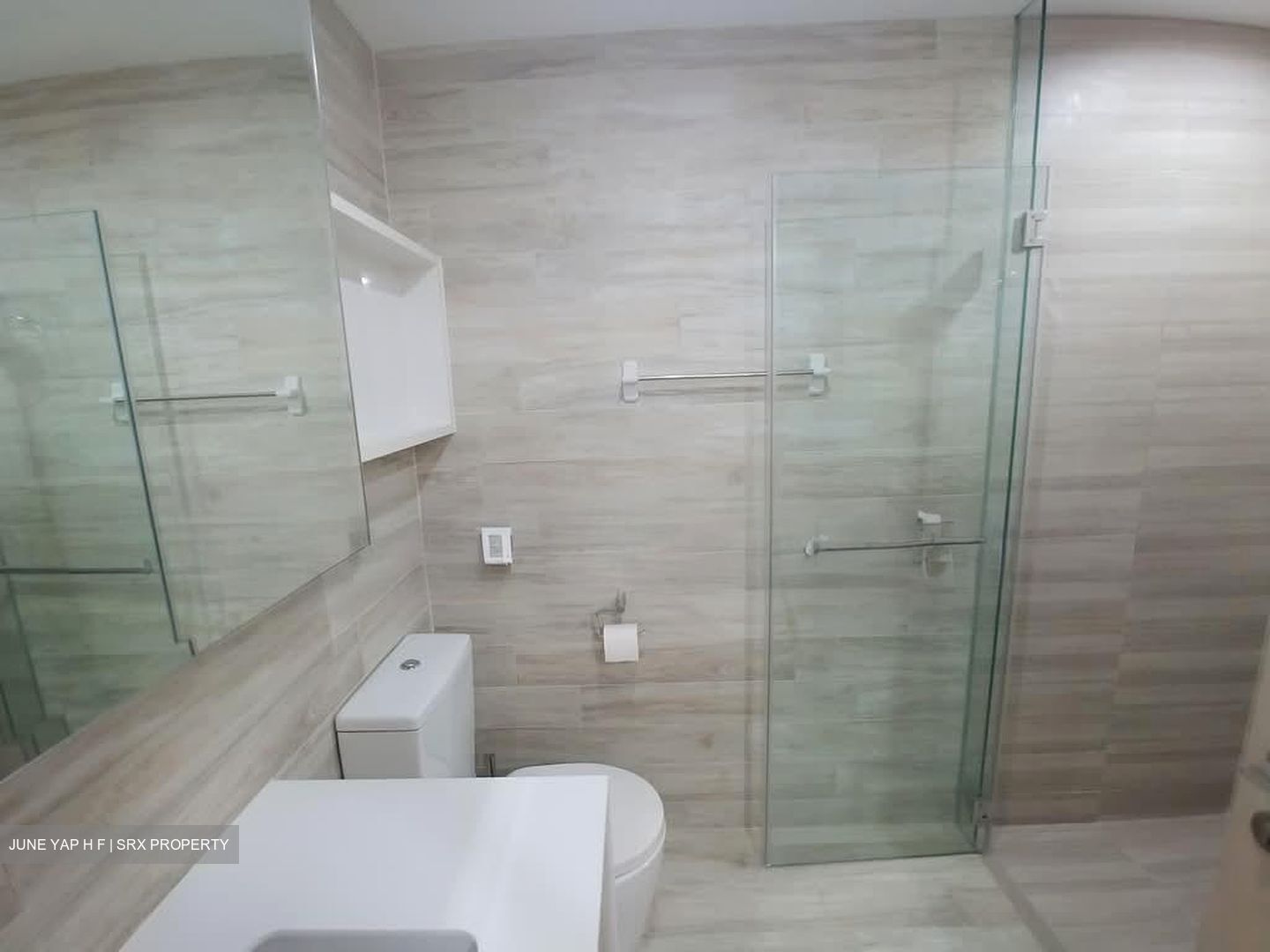 J Gateway (D22), Condominium #578070081